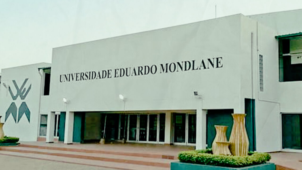 Universitas Terbaik di Angola