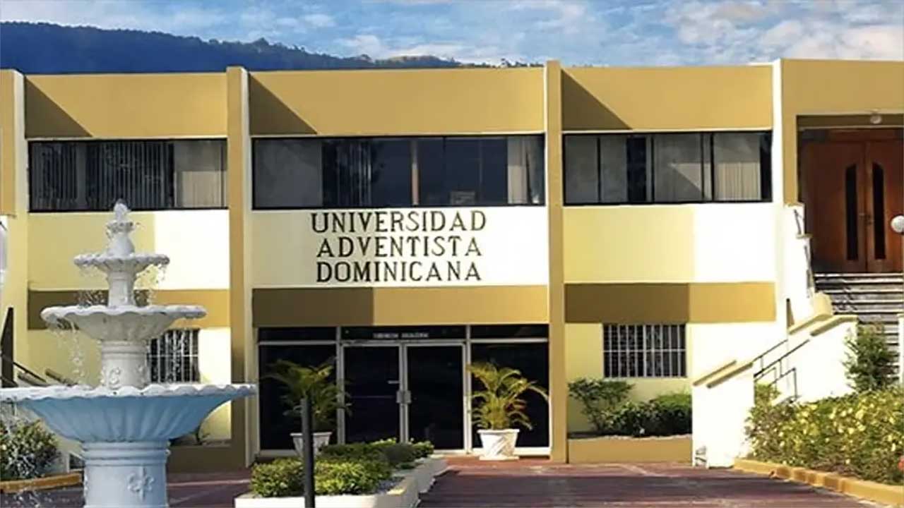 Universitas Terbaik di Dominika