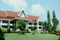 universitas terbaik di Laos