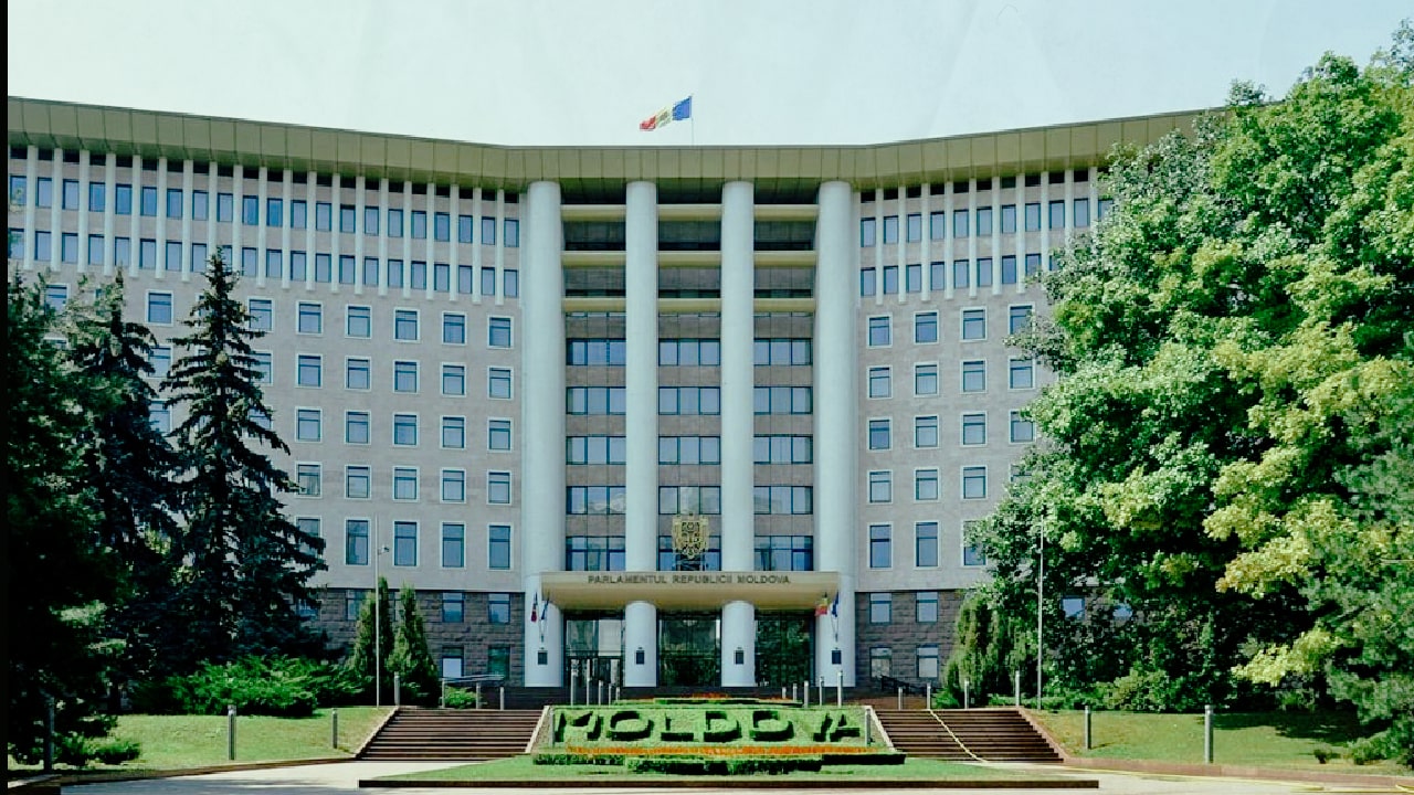 universitas terbaik di Moldova