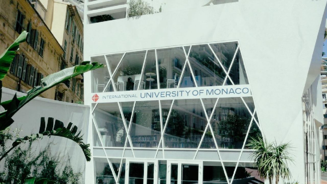 universitas terbaik di Monaco