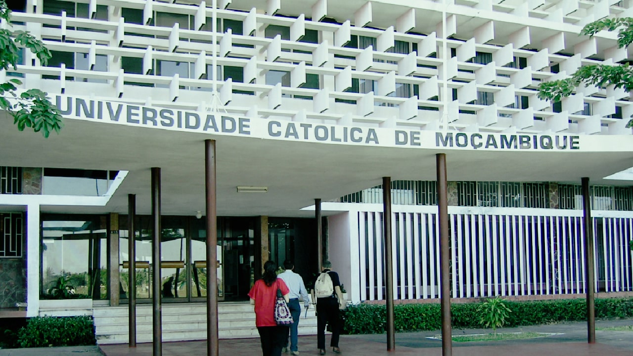 universitas terbaik di Mozambik