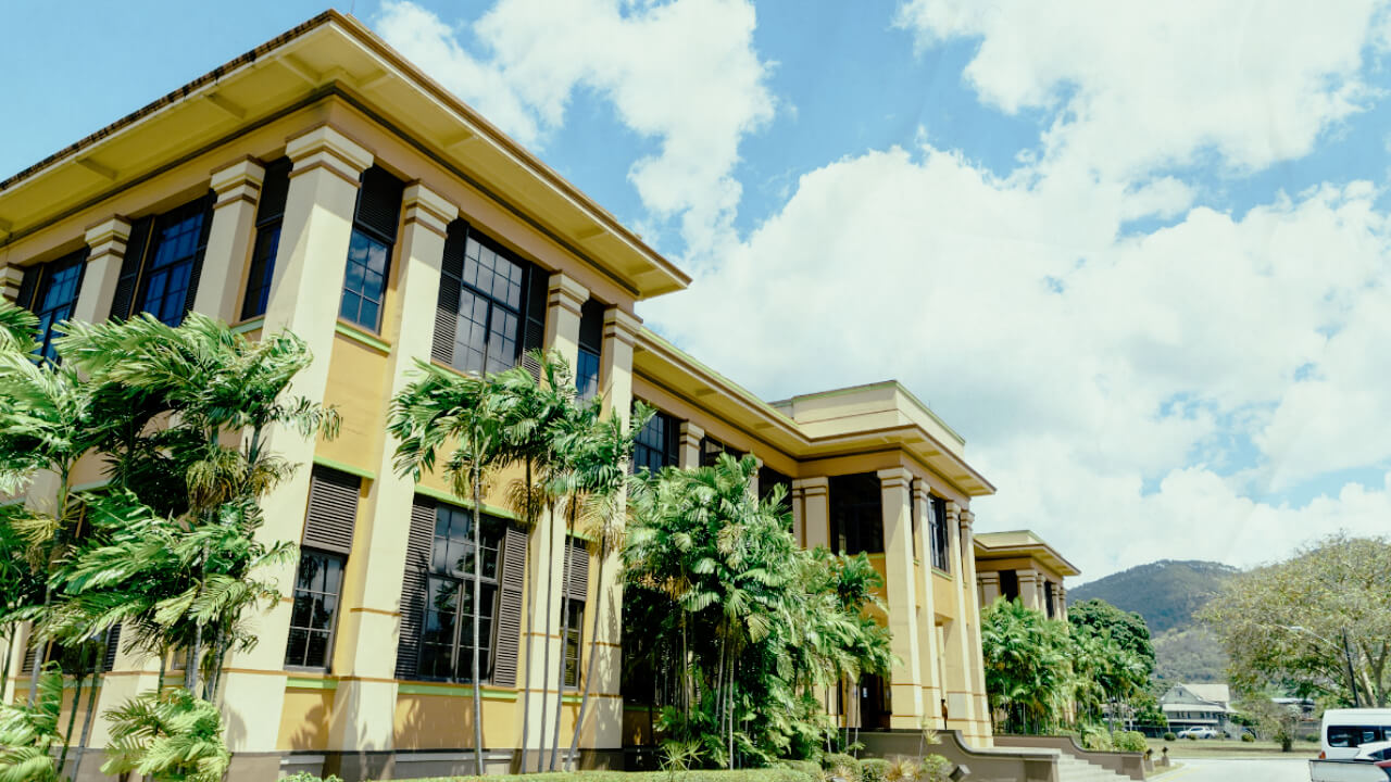 Universitas Terbaik di Trinidad dan Tobago